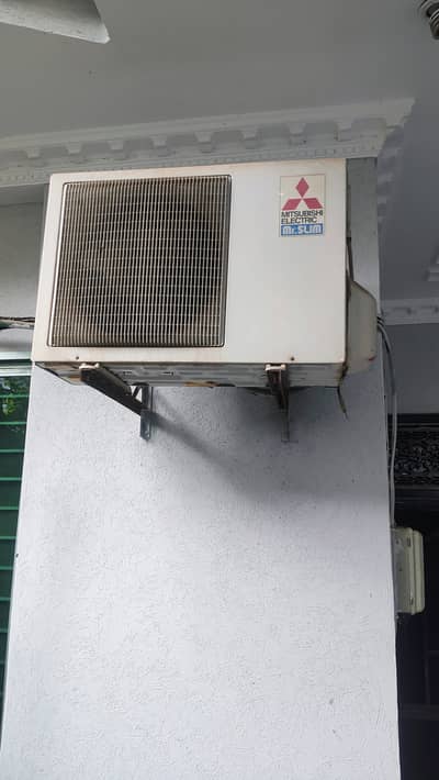 Non inverter mitsubishi AC