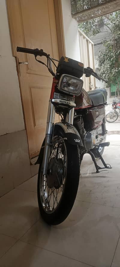 Honda 125 2021 model in lush condition