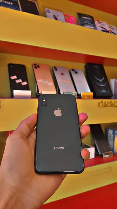 iPhone XS Dual sim PTA approved ( price is negotiable)