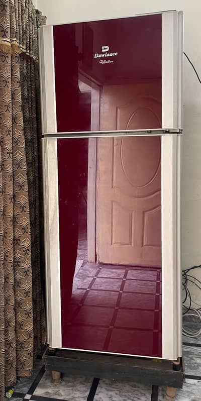 Dawlence Reflection Fridge for Sale (Scratchless Condition) Large Size