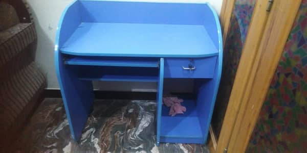 Study table for sale
