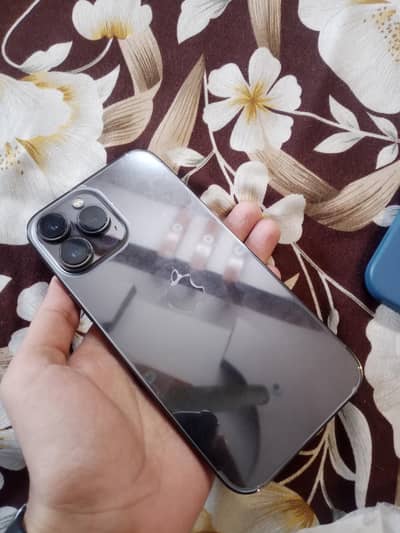 Iphone 13 pro max good condition