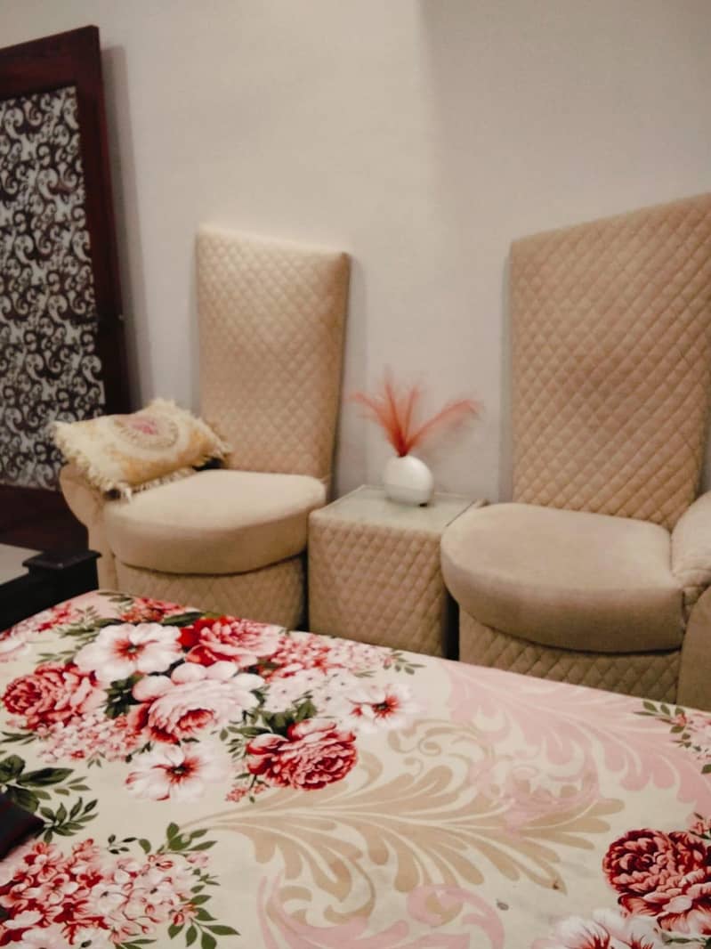 bed room sofas 10/10 condition 0