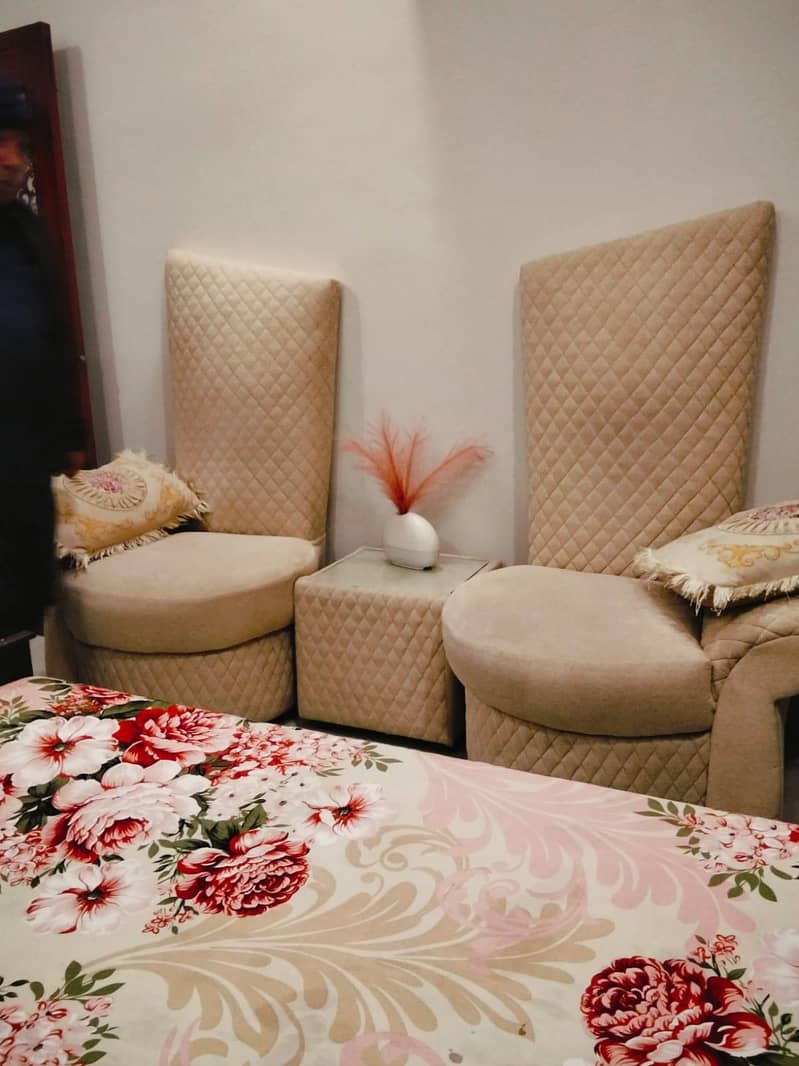 bed room sofas 10/10 condition 1