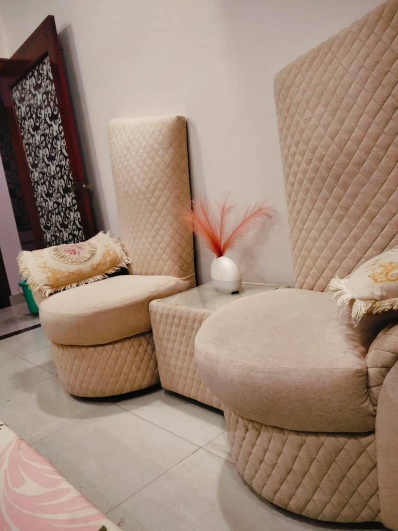 bed room sofas 10/10 condition 3