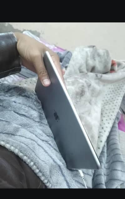 iPad Pro 2017 model ( 10.5 ) inch 256gb sim working