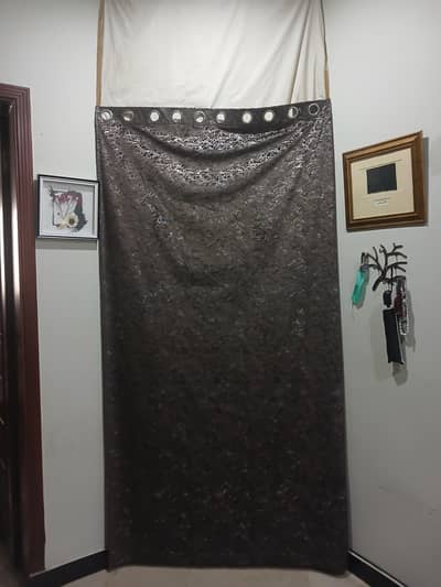 1 pair of valvet  curtains