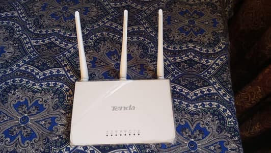 tenda router WiFi device , just 2 month used