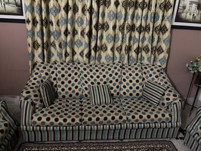 7 seaters sofa set like new