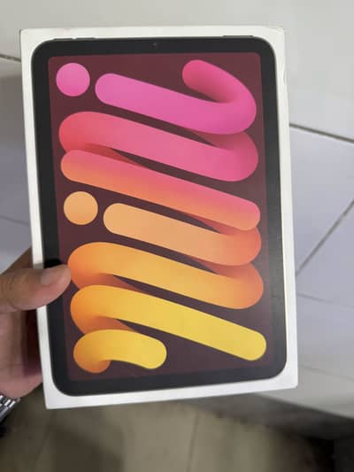 iPad mini7 512GB  just active zero cycle 0 charging