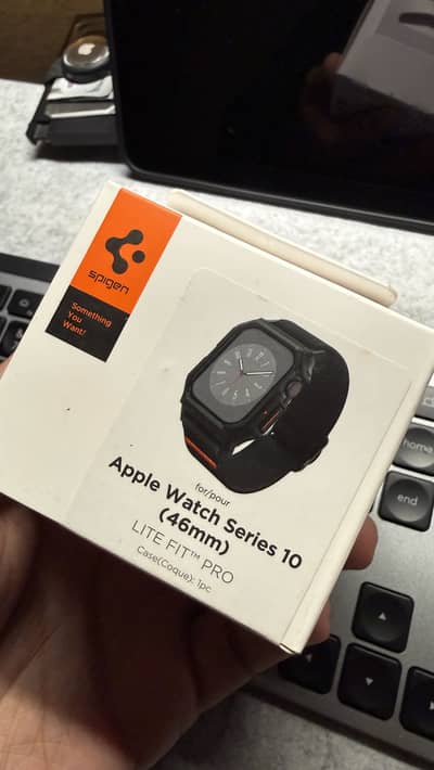 Apple Watch Series 10 46mm SpIgen Lite Fit Pro Case Band/Cover