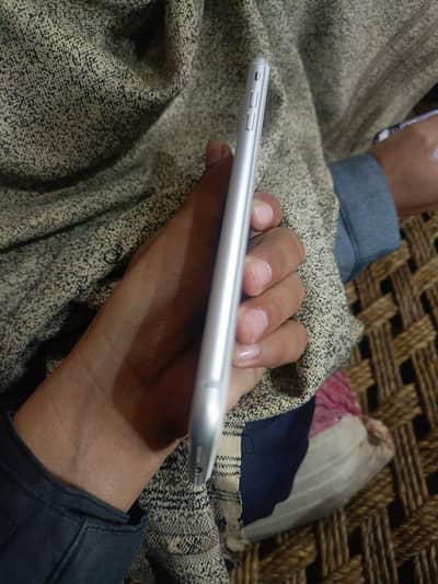 IPhone 8plus 64gb Dubai sat Aya howa ha  original full