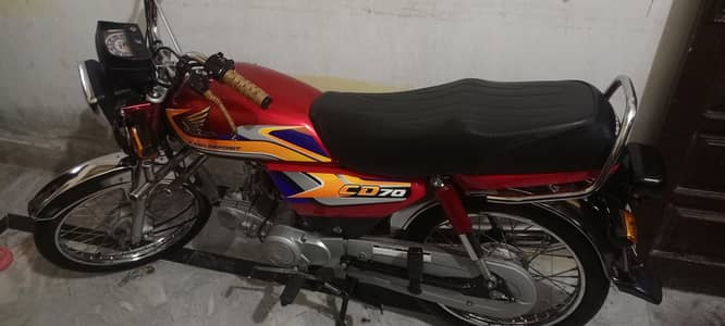 Honda CD70 2025