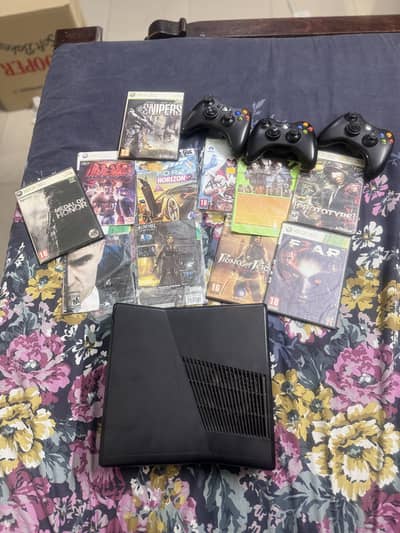 Xbox 360 slim (  256gb)  J tag NO TRADE