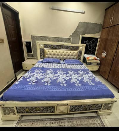 King Size Bed and Dressing Table for Sale