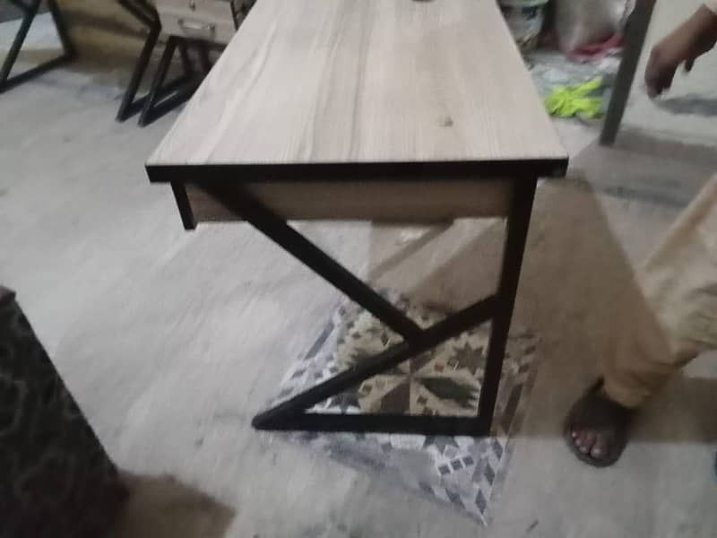 Workstation/computer table 7