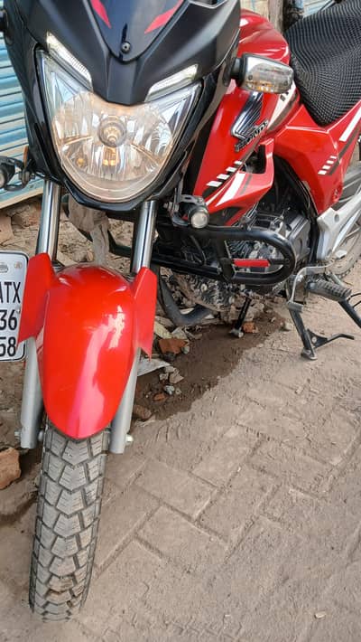 Honda CB 150 f Red 2024 Model