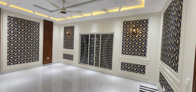 8 MARLA UPPER PORTION AVAILABLE FOR RENT EDEN BOULEVARD COLLEGE ROAD LAHORE