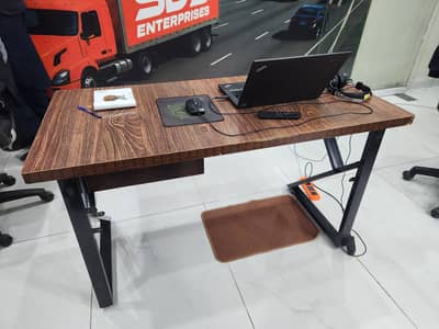 table with hard wood