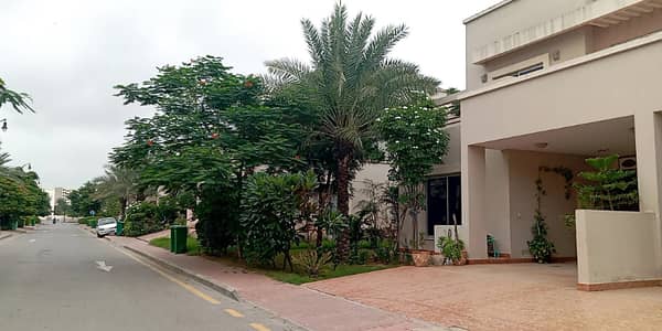 3 Bedrooms Luxurious Villa for Rent, Near Main Entrance of Bahria Town