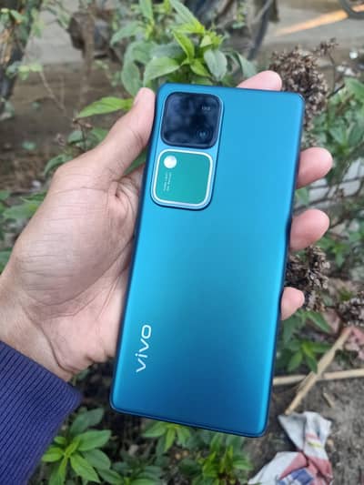 10 by 10 condition no scared one handed use box charger All ok