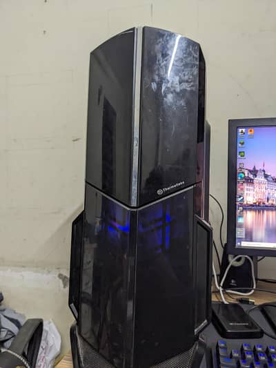 thermaltake gaming PC casing