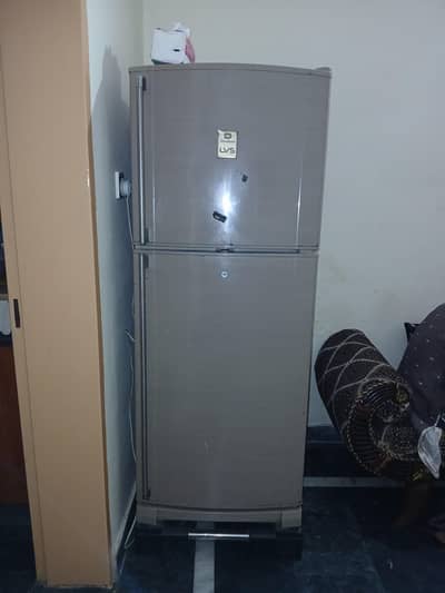 DAWLANCE FRIDGE FOR SALE