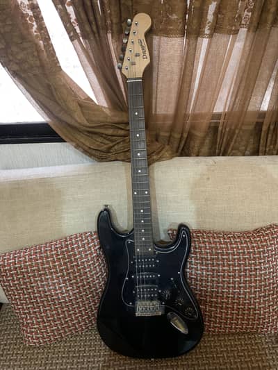 Black DreamMaker Electric Guitar | 5 Pickups | Excellent Condit