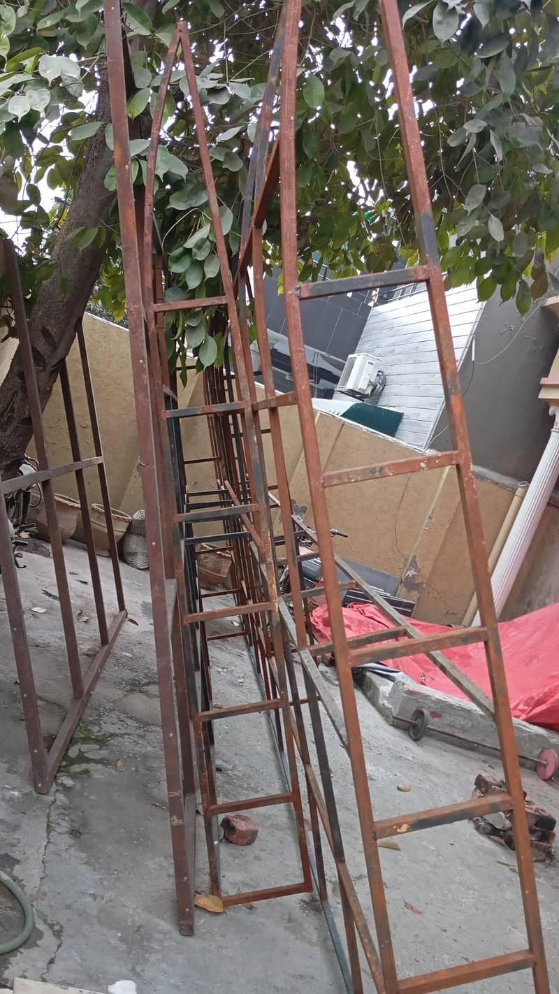 scaffold frame” . 0