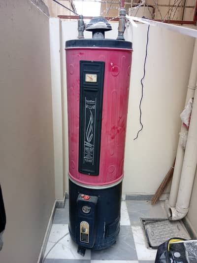 Geyser for sale almost like brand new