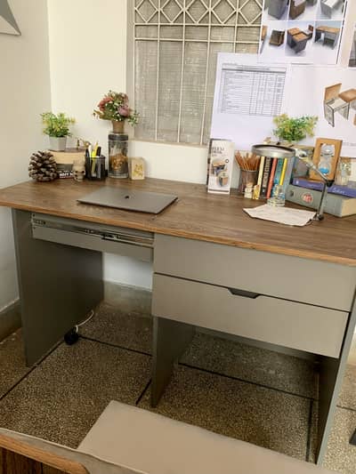 Space saving study table