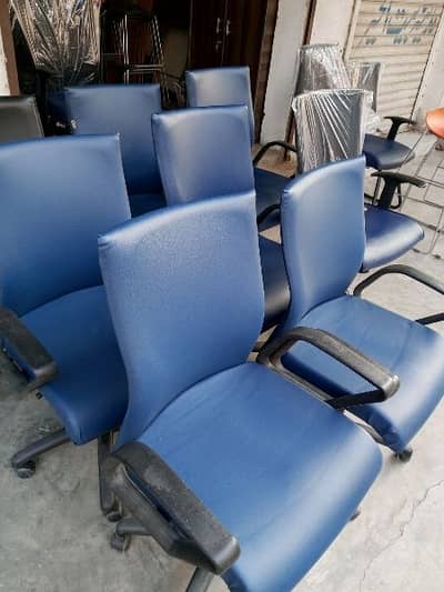 Offisys Brand Used Chairs 10/10 Condition, Office Revolving Chair sale