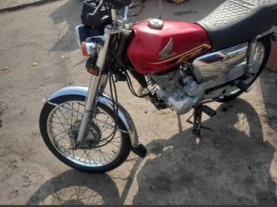 Honda 125 self start 2022 model nice condition and Good average 