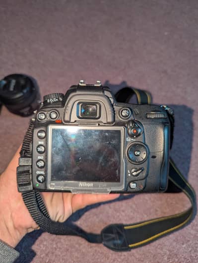 DSLR D7000