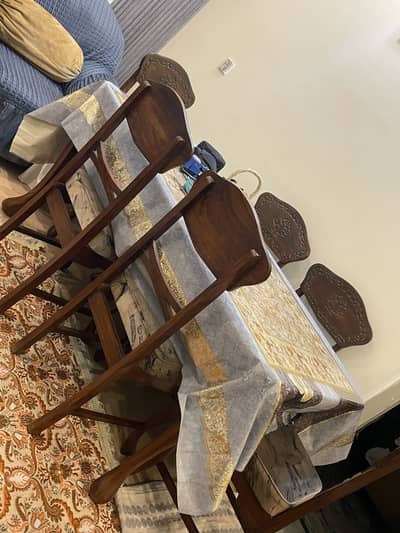 Dining table for sale