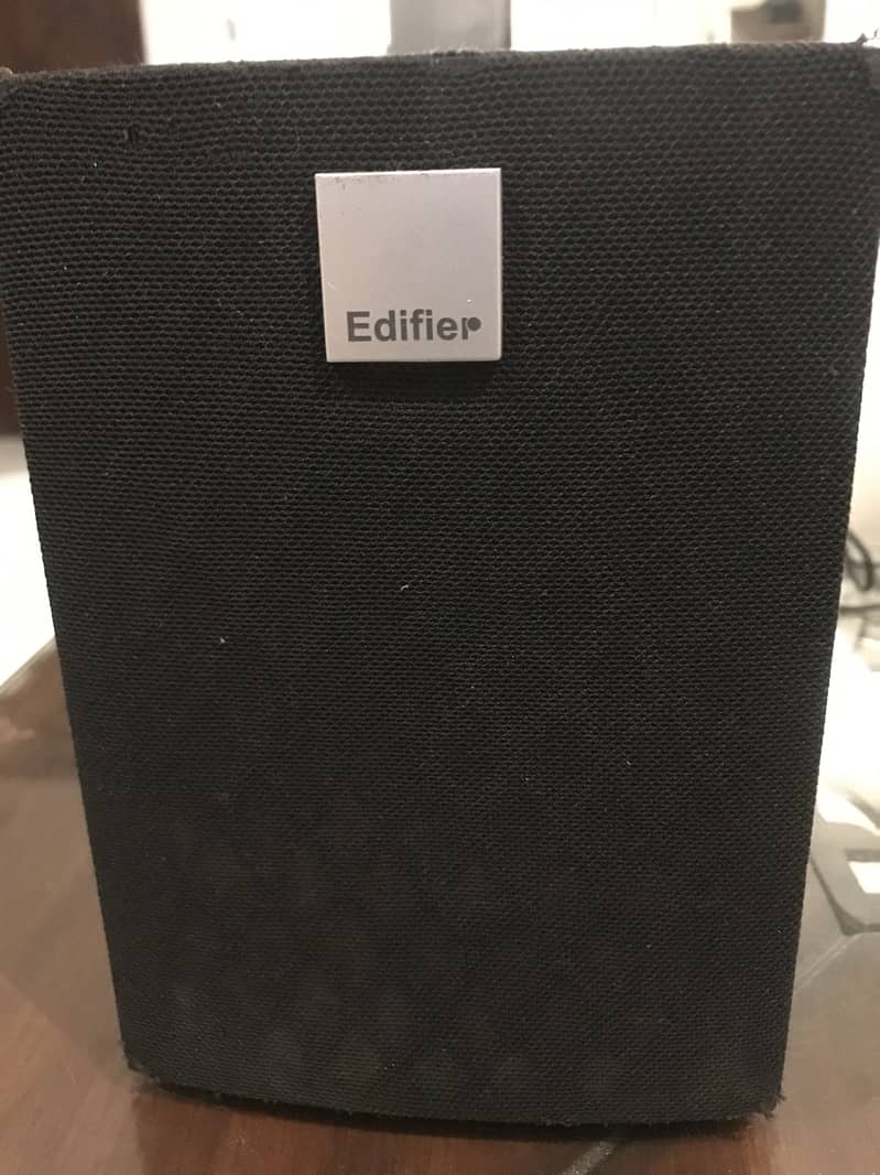 Multimedia speaker 1