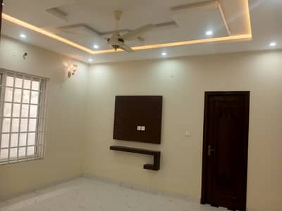 10 MARLA PORTION FOR RENT