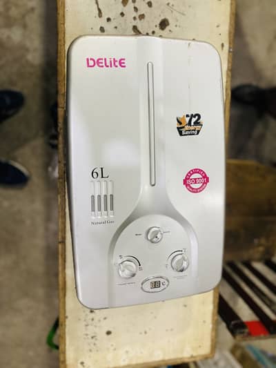 6 liter instant Gyser Up for sale