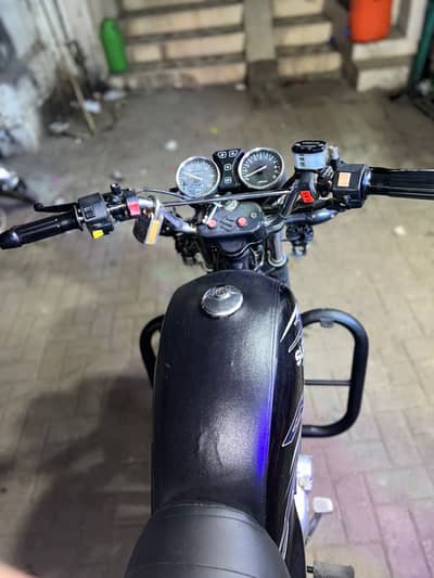 Suzuki GS 150 2022