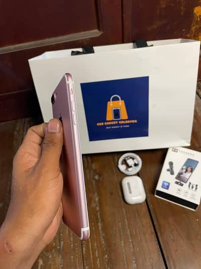 iphone 7 plus 128 GB my WhatsApp number 0320-82-95-997