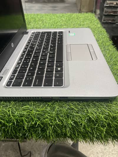 Hp elite book 820 g3 i5 6th generation