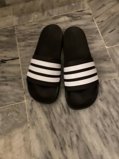 Brand new Adidas ADILETTE SHOWER SLIDES