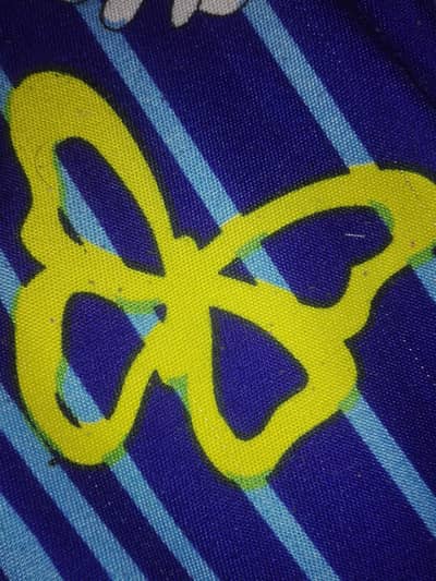 AoA I am salling my dining table with six chairs