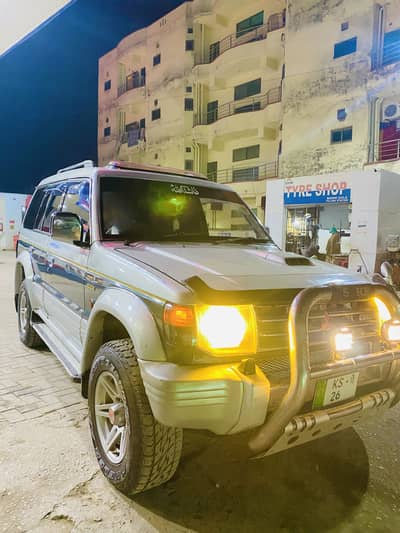 Mitsubishi Pajero intercoller total original body paint urgent sale