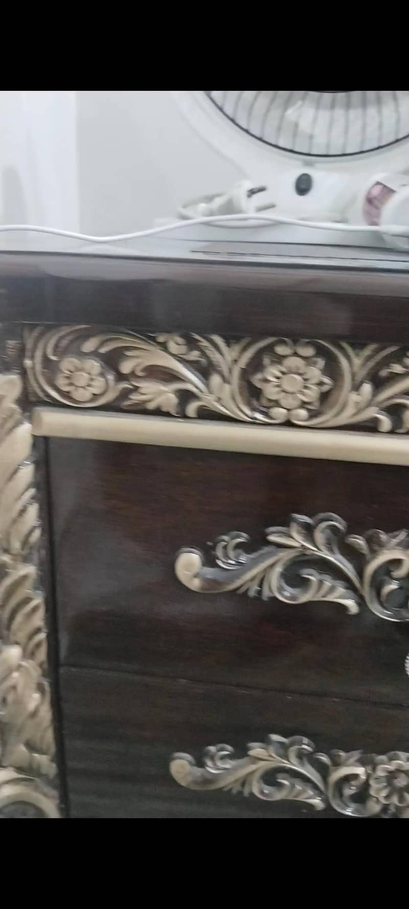 Bed & side tables 14