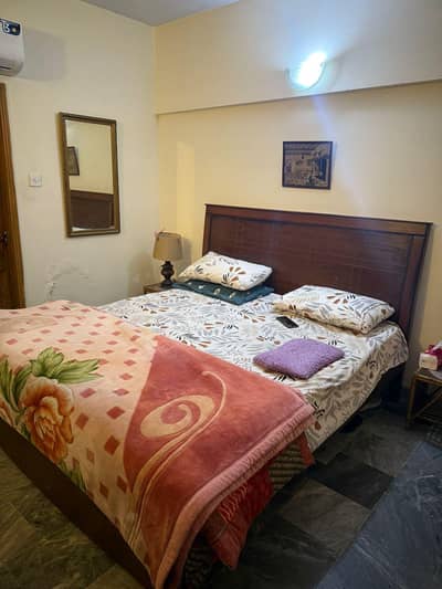 ROOM FOR RENT FEMALE