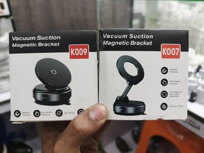 Magnetic bracket mobile stand