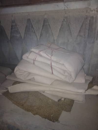 SARAY SALE KRRHA HUIN GHAR MAI SAI UTARY HAIN