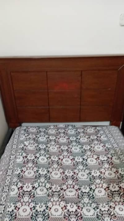 Single Wooden bed