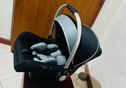 Baby Carry cot/Car seat